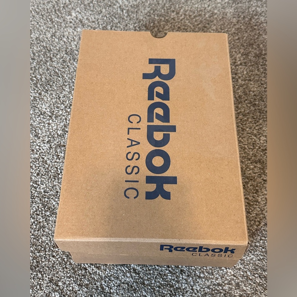Reebok White Leather Women's Classic Sneakers - Picture 10 of 11